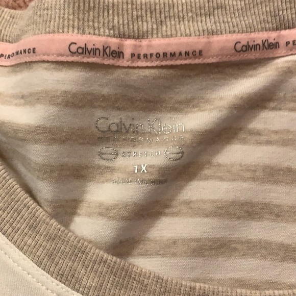 Calvin Klein Top - Picture 2 of 3